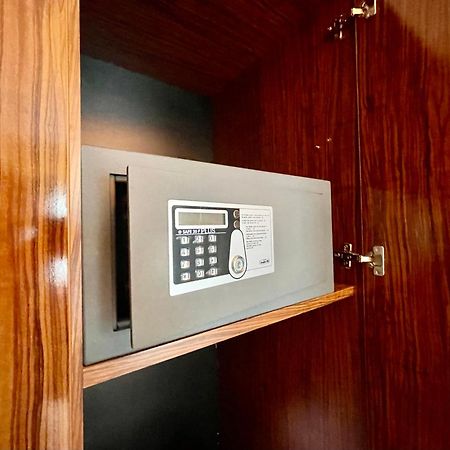 Royal Studio Apartment With A Perfect View - Yamaluxe بوخارست المظهر الخارجي الصورة